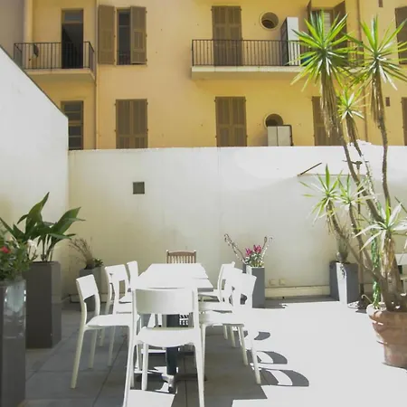 Le Noailles ホテル