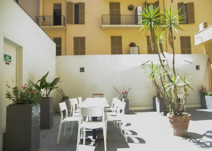 Le Noailles Hotel